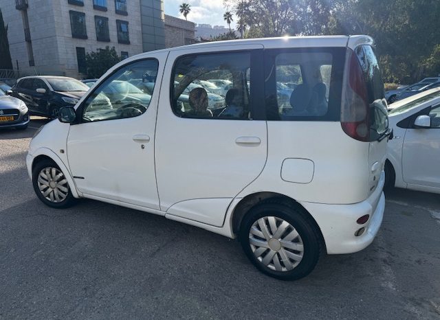 
								TOYOTA YARIS 2002 verso Полный									