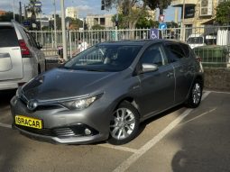 TOYOTA AURIS hybrid 2017 Полный