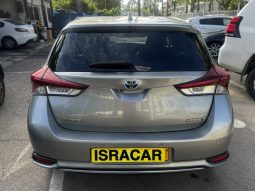 TOYOTA AURIS hybrid 2017 Полный