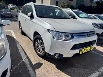 MITSUBISHI QUTLANDER 2015 instyle