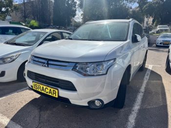 MITSUBISHI QUTLANDER 2015 instyle